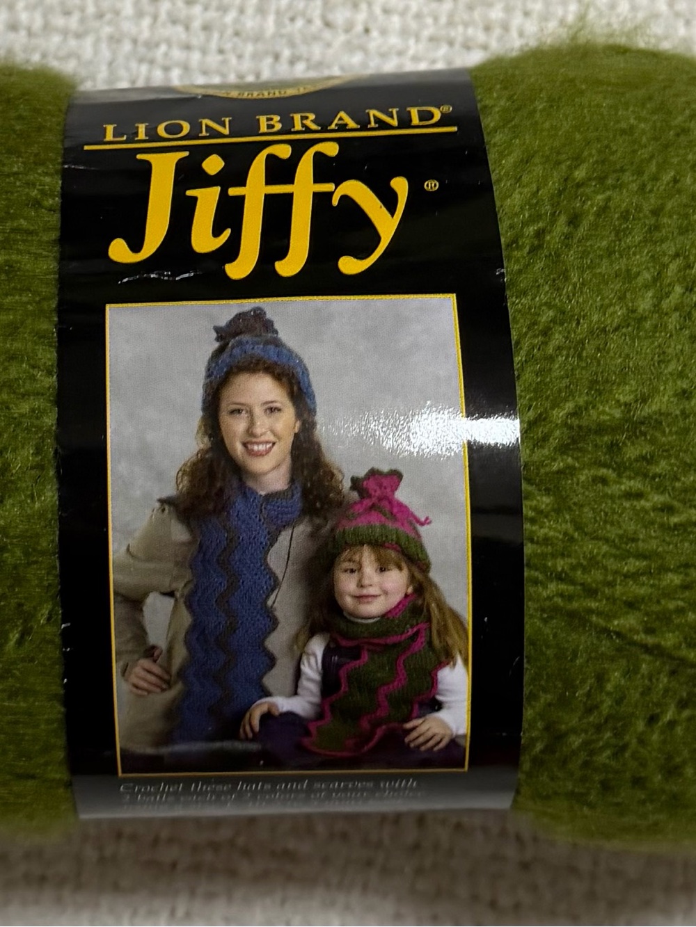 Lion Brand Jiffy Mohair Look Yarn Avocado Acrylic Worsted Skein MPN 450